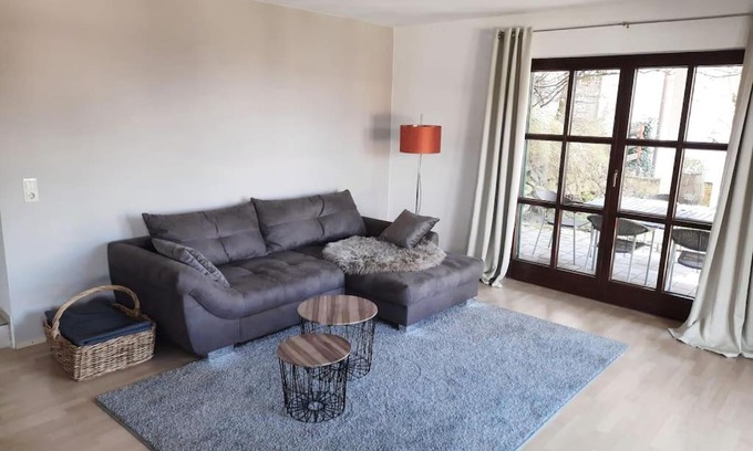 Deggendorf Apartment | City-close oasis in the green