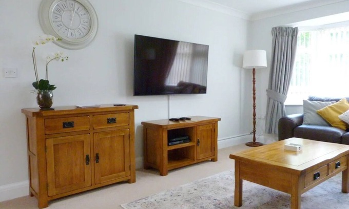 Salisbury Cottage | City Haven 10 min walk Cathedral & City + Netflix