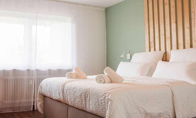 Frickenfelden Apartment | City Jewel/6 min to the lake/Bike storage/Central location/Green view