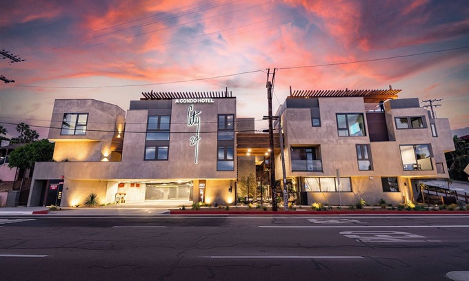 Middletown Apartment | City24 Hotel Little Italy Mission Hills