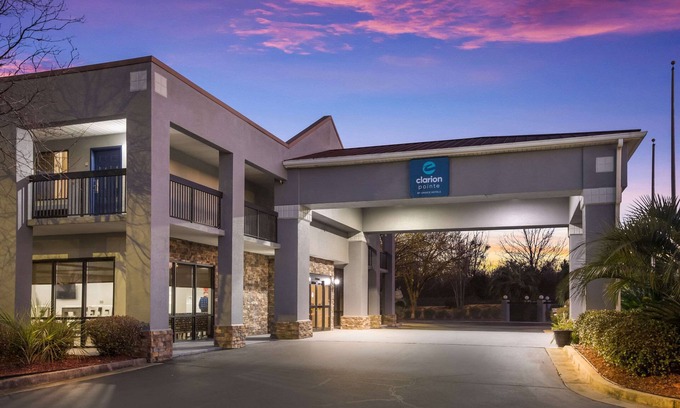 Forsyth Hotel | Clarion Pointe Forsyth I-75