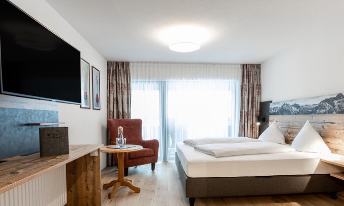 Mittelberg Apartment | Classical double room - HB - Hotel Alte Krone Superior