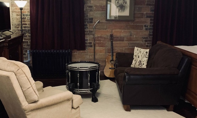 Boone Apartment | Classy Rock and Roll Suite "Partner of Rail Explorers" in Boone Extended Stay