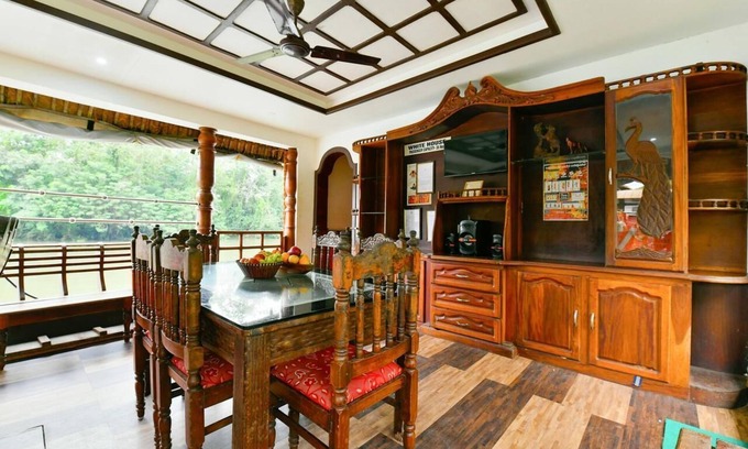 Thanneermukkom Boat Rental | Classy/well-furnished White house,Alleppey