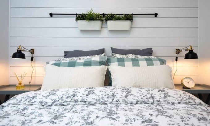 Camas Apartment | Clean & Private Escape! Tiny home style