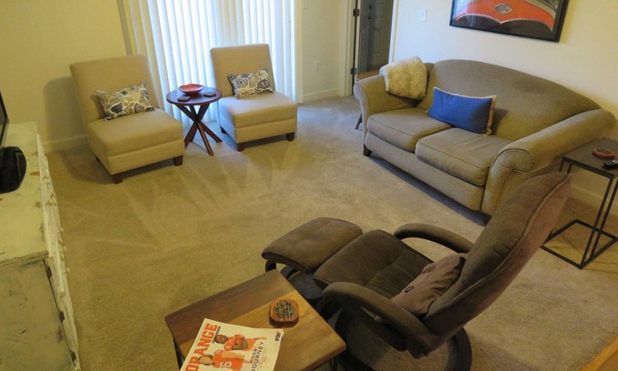 Keowee Condo | Clemson Villa -Perfect for all Game Days!
