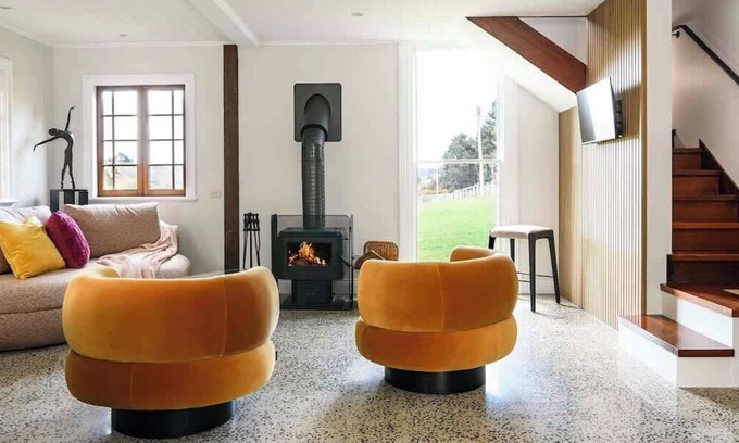 Taradale House | Clergy Cottage Summar