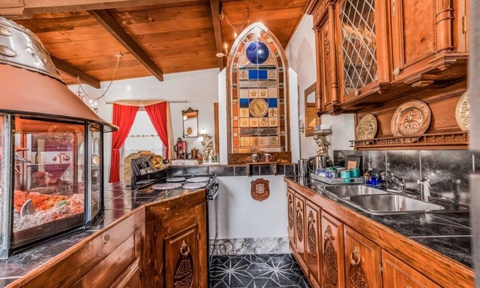 Morrison Bed & Breakfast | Cliff House Lodge B&B