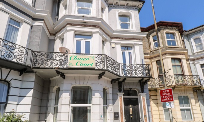 Great Yarmouth Cottage | CLOVER COURT, pet friendly in Great Yarmouth