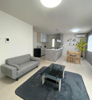 Matsubara Apartment | Clover House 大人数向け一軒家