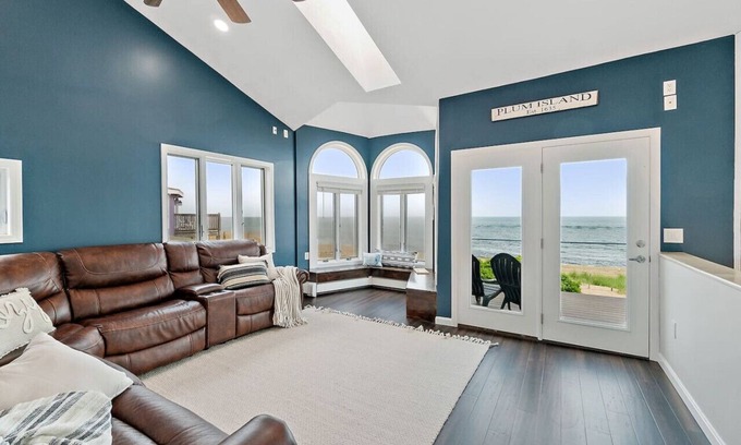 Newbury House | Coastal Modern Beachfront Chalet, sleeps 10+