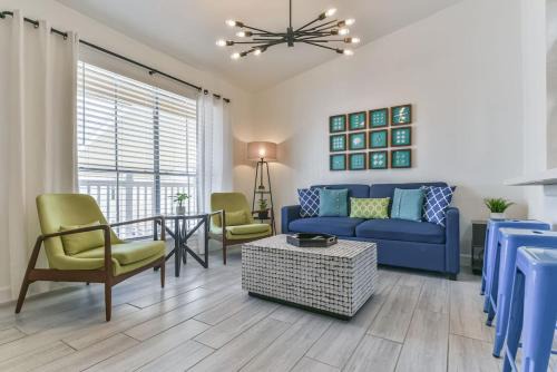 Galveston House | Coastal Paradise Condo with 2 Bedrooms and Pool