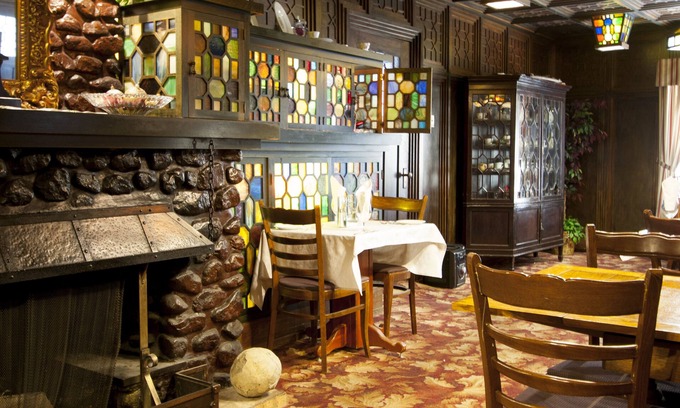 Cardston Bed & Breakfast | Cobblestone Manor B&B