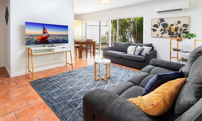 Scarness Apartment | Coconut Palms Apartment with 2 Bedrooms - CoastHM