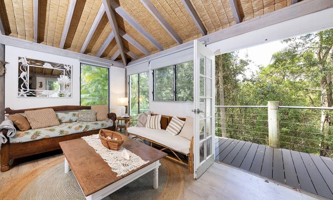 Smiths Lake House | Coconuts is a tropical beach shack, 150mtrs to the crystal shores of Smiths lake