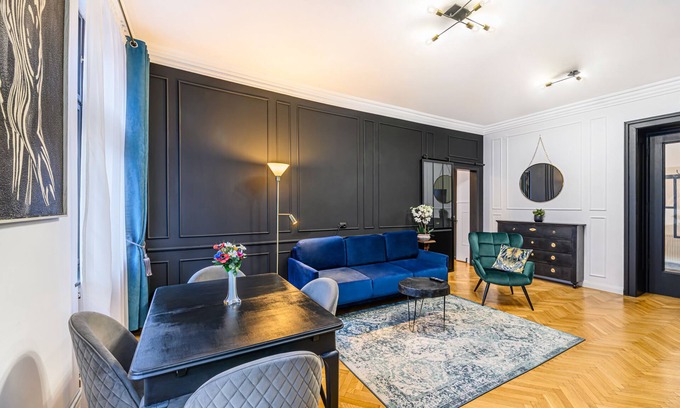 Brasov City Centre Apartment | Colins Place