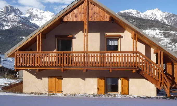 Saint-Martin-de-Queyrieres Apartment | Comfortable apartment 4 people