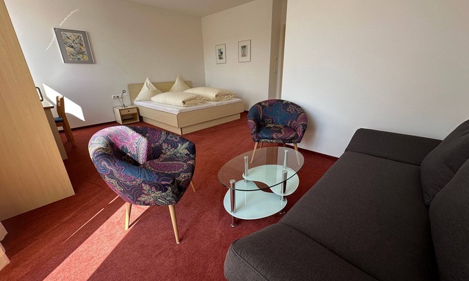 Waischenfeld House | Comfort double room with balcony and sofa bed - GER House