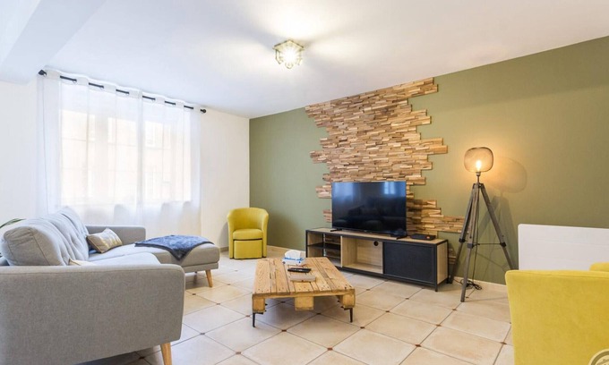 Carentan Cottage | Comfort in Carentan: Family house near the port