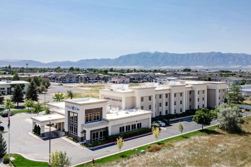 North Logan Hotel | Comfort Inn & Suites Logan Near University