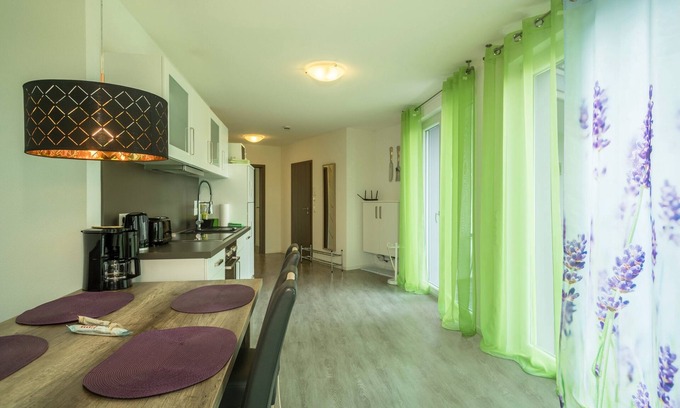 Sipplingen Apartment | Comfortable Apartment "Lavendel" with Terrace, Balcony, Lake View, Wi-Fi & TV