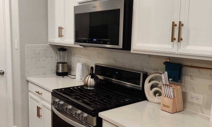 Cypress House | Comfortable and gorgeous family house.