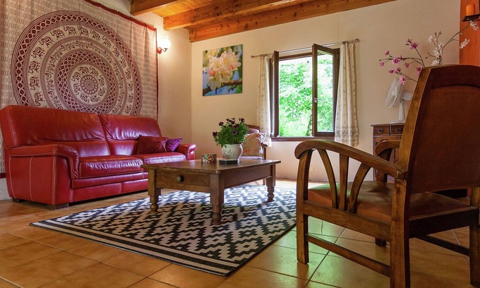 Champsac Cottage | Comfortable Cottage in Champsac near Forest