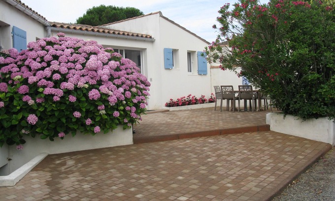 Le Bois-Plage-en-Re Villa | Comfortable villa located by the sea excellent performance. classified 3 stars