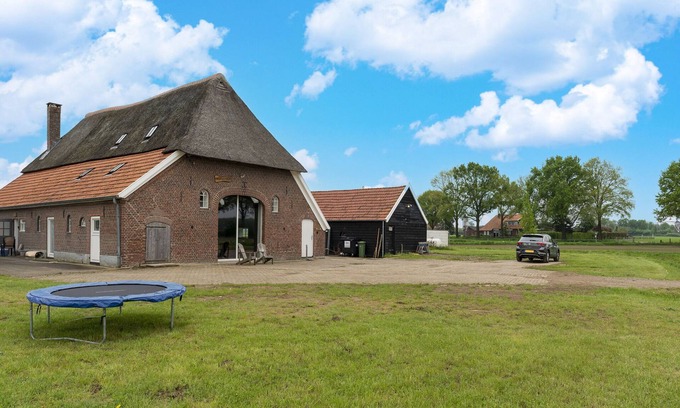 Municipality of Oude IJsselstreek House | Comfortable holiday home in Voorst with garden