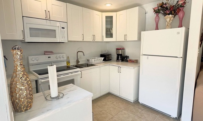 SeaTac House | Comfortable Home Minutes Away From SeaTac Airport. Good for Cruise customers