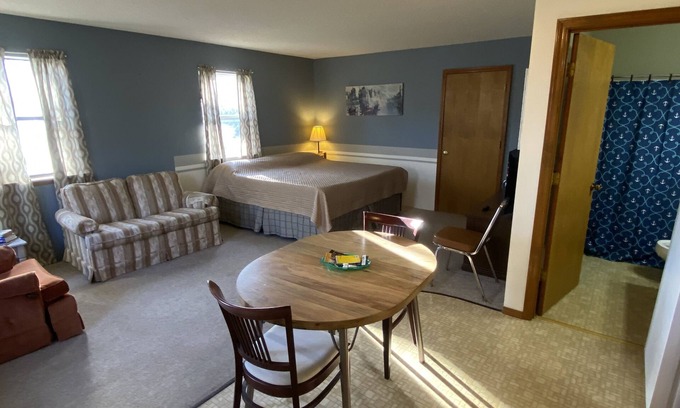 Mountain Home Condo | Comfortable Studio on beautiful Bull Shoals Lake- #7