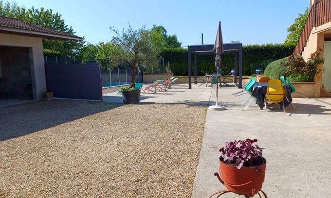 Foissiat Villa | Comfortable villa with pool in the countryside
