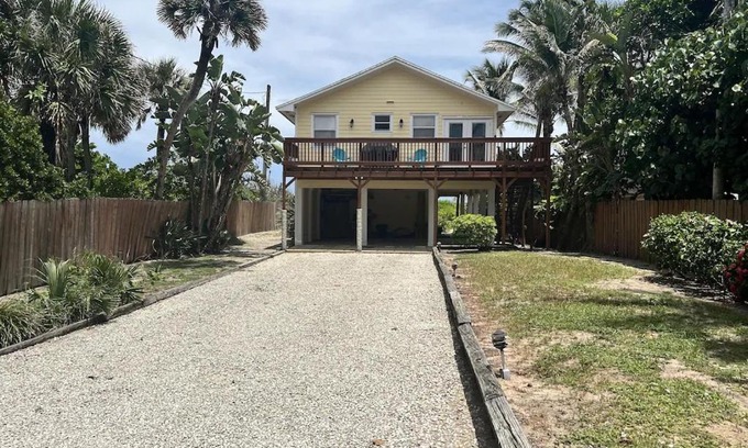 Ambersand Beach House | Comfy Beach House on Vero Beach