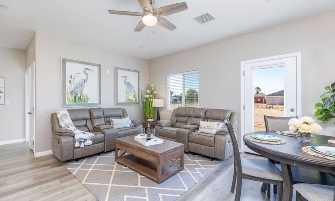 Ridgecrest House | Comfy & Stylish- 4 Bathrooms