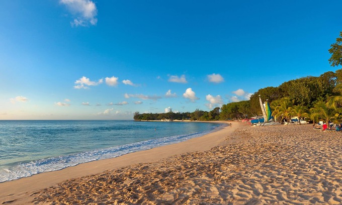 Sandy Lane House | Commanding views of the verdant fairway and the Caribbean Sea beyond, is Casuarina House