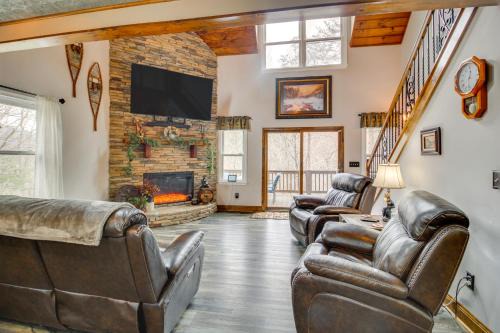 Walnut Mountain House | Community Perks Mtn-View Ellijay Cabin with Hot Tub