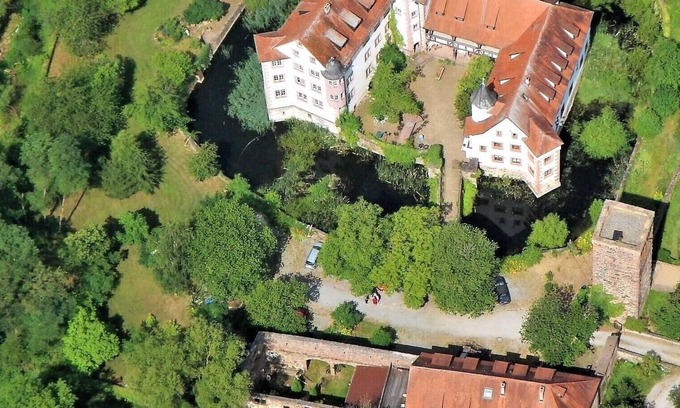 Lohrbach Other | Companies of up to 12 people in the moated castle