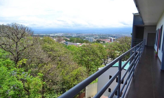 Pavas Apartment | Condominio Llamas Del Bosque