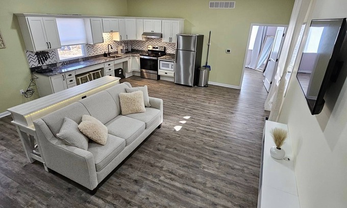 Holly Apartment | Conductors Quarters - Chic comfort 100% accessible