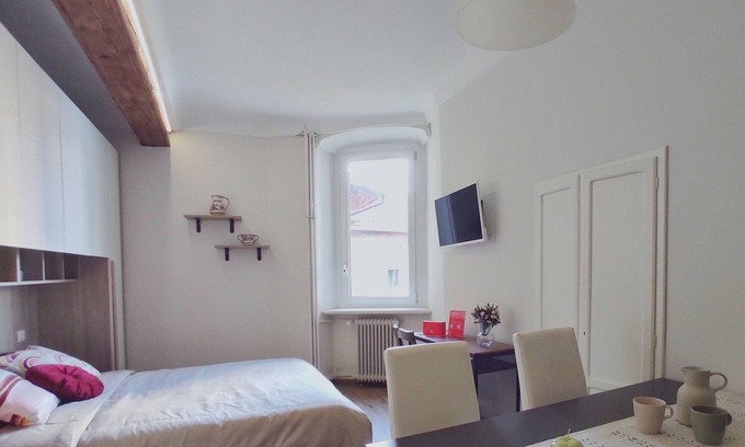 Historic Centre Apartment | Conte Verde Studio 11 by Wonderful Italy