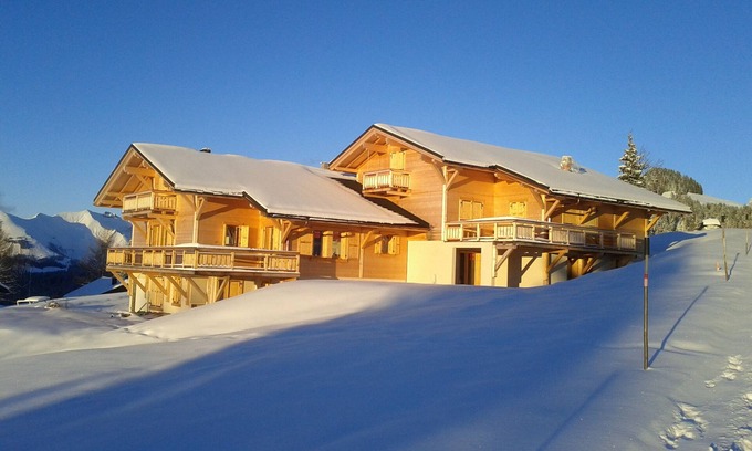 Les Mosses Ski Chalet | Contemporary chalet, panoramic view