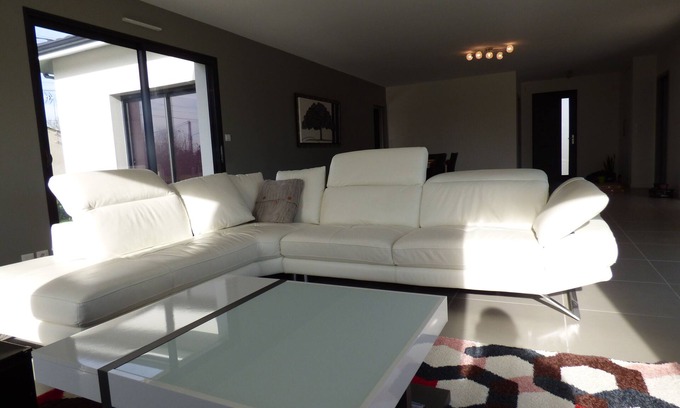 Le Pizou House | CONTEMPORARY HEATED POOL HOUSE