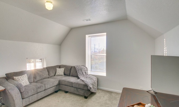 Logan Apartment | Convenient Logan Apartment - 1 Block to Town!