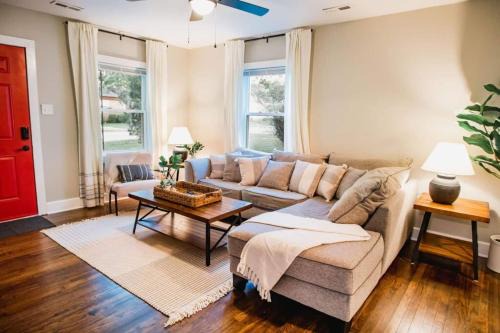 North Charleston House | Convenient To Park Circle And Downtown Charleston