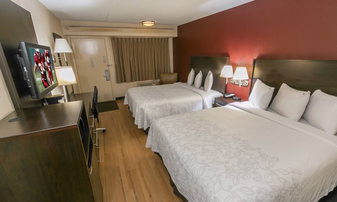 Statesville Hotel | Conveniently To Excellent Transportation! Free Parking, Pet-friendly Property!
