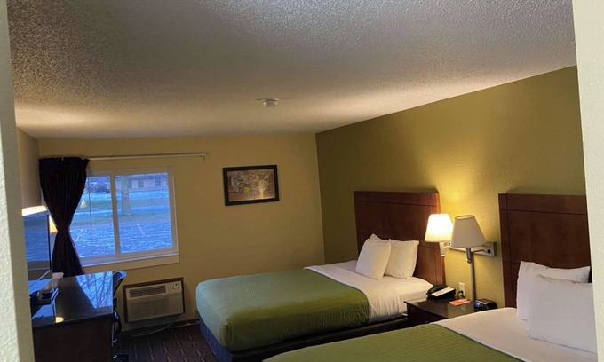 River Falls Hotel | Coratel Inn and Suites By Jasper Riverfalls - Comfort 2 Queen Bed Non Smoking