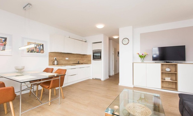 Plau am See Apartment | Corner apartment with 2 terraces with parking at the house, dog allowed P7 A5 - 2