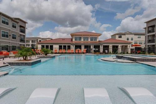 Willowbrook Apartment | Corporate I Free Parking I Properties By Preston