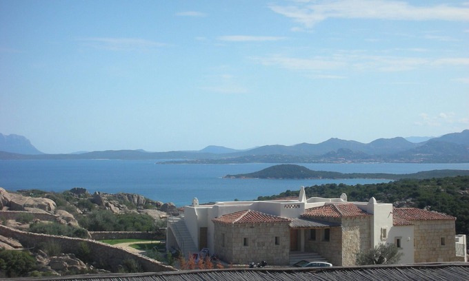 Abbiadori House | Costa Smeralda Abbiadori house sleeps 5 with garden and views
