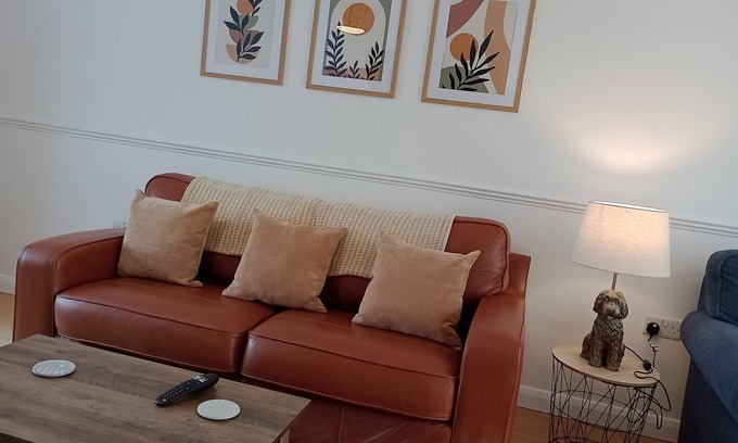 Bicester House | Cosy 3BR House with garden near Bicester Village